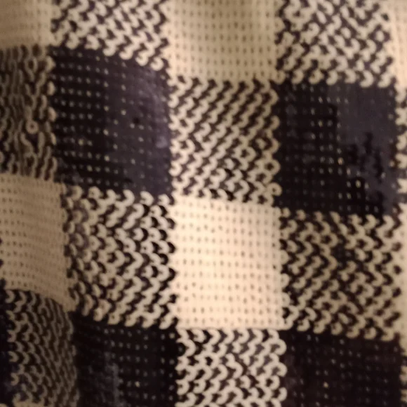 Vineyard Vines Skirt size medium New with Tags - Picture 2 of 6